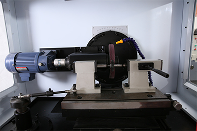 XCHC-2600精密珩齒機(jī)局部小.jpg